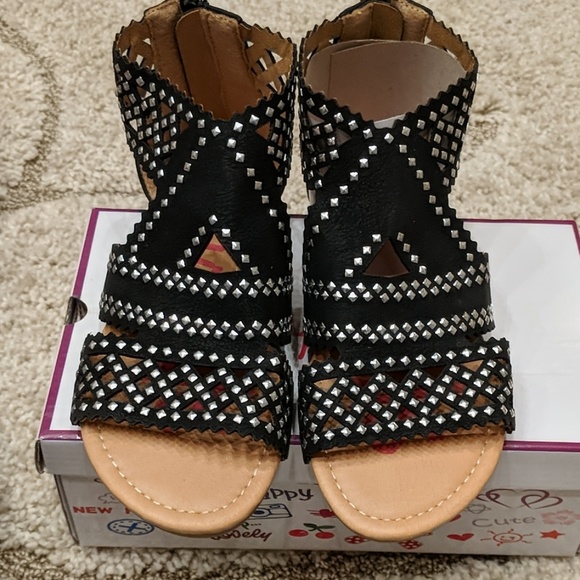 I❤️yokids new girls black gladiator sandals - Picture 4 of 4